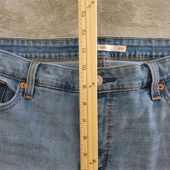 Levis‎ Boyfriend Jeans 18W Light Wash Busted Knee Straight Leg Classic Casual - Picture 6 of 8